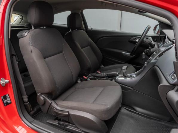 Opel Astra J Рестайлинг с пробегом 2013 года, цена 649 000 рублей, 155000 км, хэтчбек, Автокод Объявления