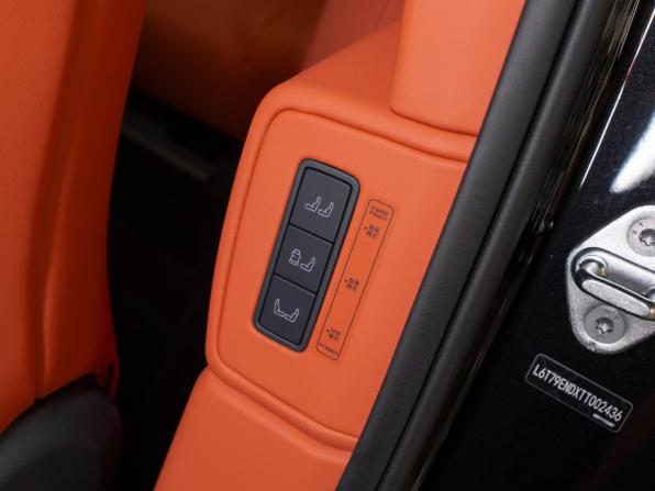 Lynk &amp; Co 900 с пробегом 2026 года, цена 8 110 000 рублей, 50 км, внедорожник, Автокод Объявления