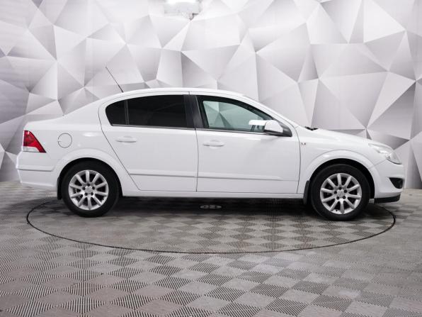 Opel Astra H Рестайлинг с пробегом 2013 года, цена 615 000 рублей, 214500 км, седан, Автокод Объявления
