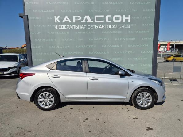 Hyundai Solaris II с пробегом 2019 года, цена 1 399 000 рублей, 53137 км, седан, Автокод Объявления