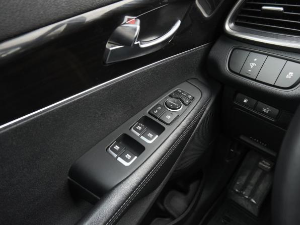 Kia Sorento III Prime Рестайлинг с пробегом 2019 года, цена 3 048 900 рублей, 58000 км, внедорожник, Автокод Объявления