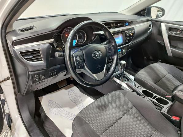 Toyota Corolla XI (E160 E170 E180) с пробегом 2014 года, цена 1 350 000 рублей, 135121 км, седан, Автокод Объявления