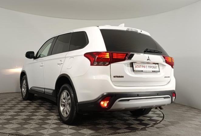 Mitsubishi Outlander III Рестайлинг 2 с пробегом 2018 года, цена 2 070 000 рублей, 97448 км, внедорожник, Автокод Объявления