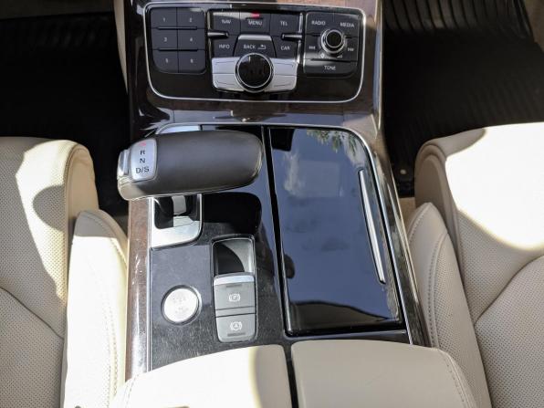 Audi A8 III (D4) Рестайлинг с пробегом 2014 года, цена 2 445 000 рублей, 190078 км, седан, Автокод Объявления