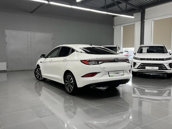 JAC J7 I с пробегом 2023 года, цена 1 295 000 рублей, 41897 км, лифтбек, Автокод Объявления
