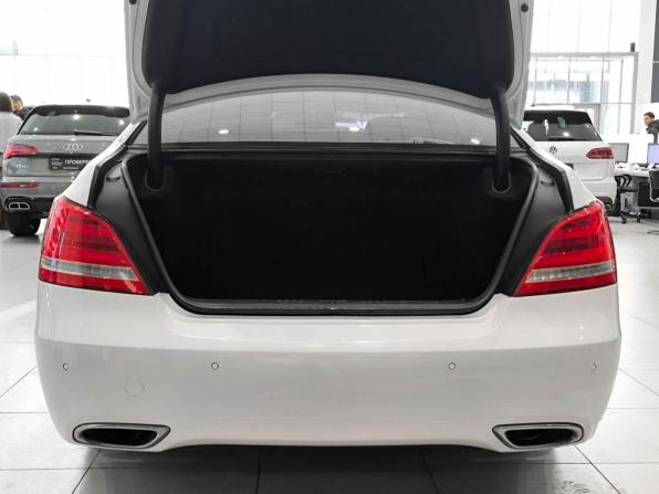 Hyundai Equus II Рестайлинг с пробегом 2016 года, цена 1 300 000 рублей, 176400 км, седан, Автокод Объявления
