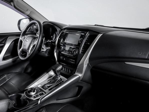 Mitsubishi Pajero Sport III с пробегом 2018 года, цена 3 050 000 рублей, 113994 км, внедорожник, Автокод Объявления