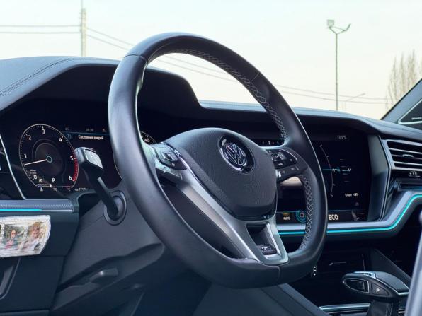 Volkswagen Touareg III с пробегом 2019 года, цена 5 970 000 рублей, 77294 км, внедорожник, Автокод Объявления