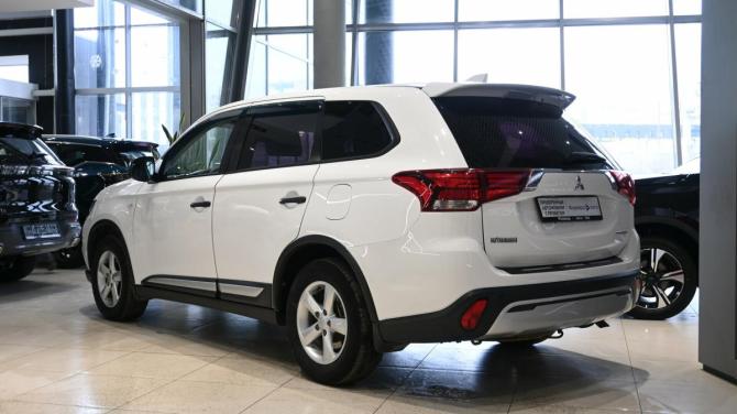 Mitsubishi Outlander III Рестайлинг 3 с пробегом 2018 года, цена 1 550 000 рублей, 100900 км, внедорожник, Автокод Объявления
