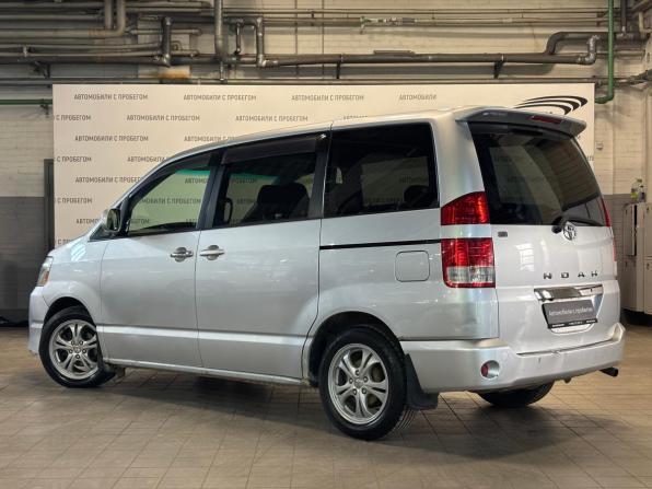 Toyota Noah I (R60) с пробегом 2005 года, цена 649 000 рублей, 335062 км, минивэн, Автокод Объявления