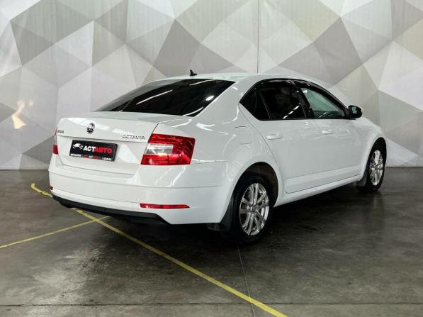 Skoda Octavia III (A7) с пробегом 2017 года, цена 1 250 000 рублей, 199549 км, лифтбек, Автокод Объявления