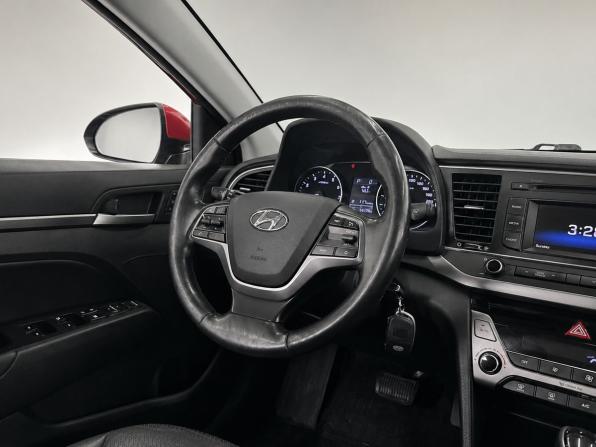 Hyundai Elantra VI (AD) с пробегом 2016 года, цена 1 319 000 рублей, 156000 км, седан, Автокод Объявления