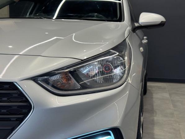 Hyundai Solaris II с пробегом 2017 года, цена 1 059 000 рублей, 155000 км, седан, Автокод Объявления