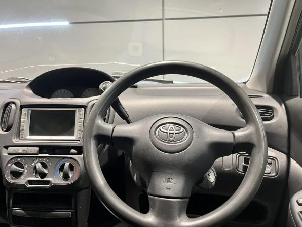 Toyota FunCargo с пробегом 2004 года, цена 550 000 рублей, 341740 км, компактвэн, Автокод Объявления