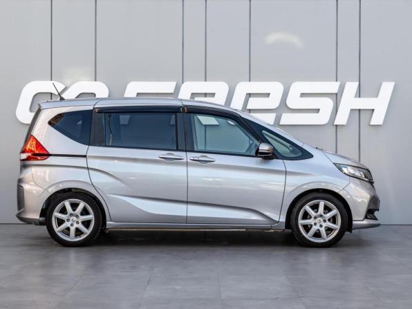 Honda Freed II Рестайлинг с пробегом 2020 года, цена 1 750 000 рублей, 95938 км, компактвэн, Автокод Объявления