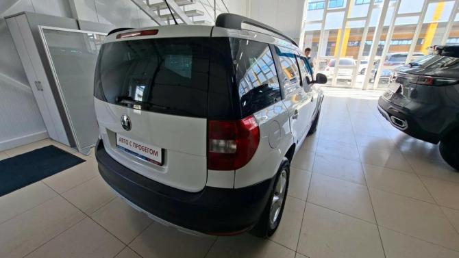 Skoda Yeti I с пробегом 2013 года, цена 898 000 рублей, 98000 км, внедорожник, Автокод Объявления