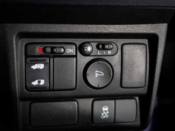 Honda Freed I Рестайлинг 2 с пробегом 2015 года, цена 1 300 000 рублей, 64951 км, компактвэн, Автокод Объявления