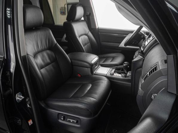 Toyota Land Cruiser 200 Series Рестайлинг 2 с пробегом 2017 года, цена 6 369 000 рублей, 228011 км, внедорожник, Автокод Объявления