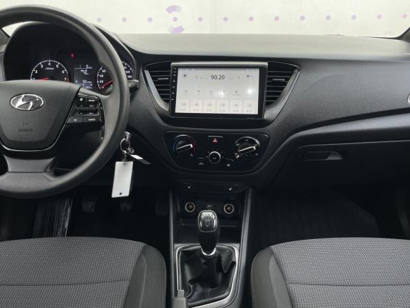 Hyundai Solaris II с пробегом 2019 года, цена 1 200 000 рублей, 156875 км, седан, Автокод Объявления