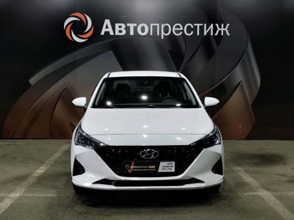 Hyundai Solaris II Рестайлинг с пробегом 2022 года, цена 1 570 000 рублей, 88200 км, седан, Автокод Объявления