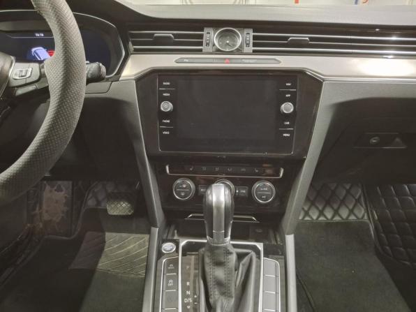 Volkswagen Passat B8 с пробегом 2018 года, цена 1 819 000 рублей, 198801 км, универсал, Автокод Объявления