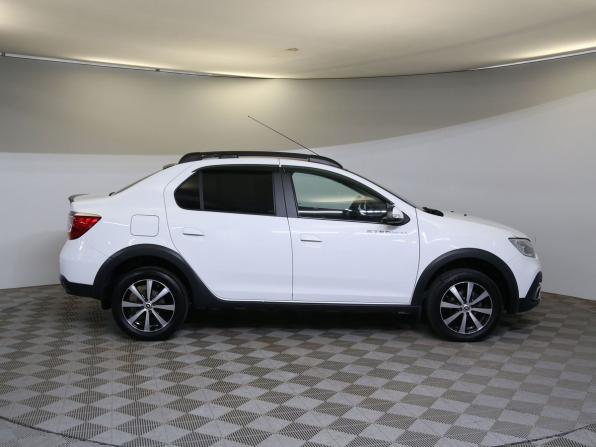 Renault Logan II Рестайлинг с пробегом 2021 года, цена 1 435 000 рублей, 53220 км, седан, Автокод Объявления