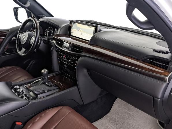 Lexus LX III Рестайлинг 2 с пробегом 2016 года, цена 8 450 000 рублей, 106604 км, внедорожник, Автокод Объявления