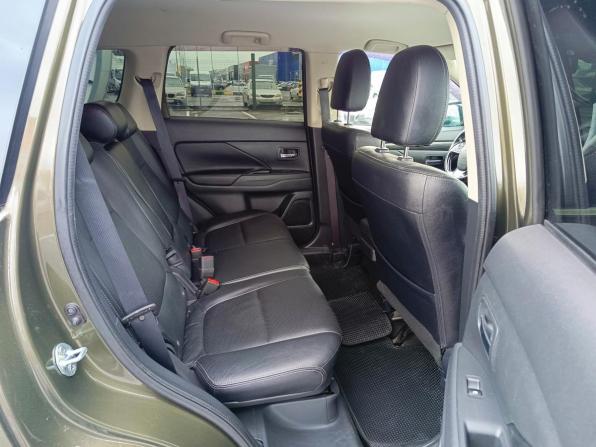 Mitsubishi Outlander III Рестайлинг 2 с пробегом 2016 года, цена 1 699 995 рублей, 235333 км, внедорожник, Автокод Объявления