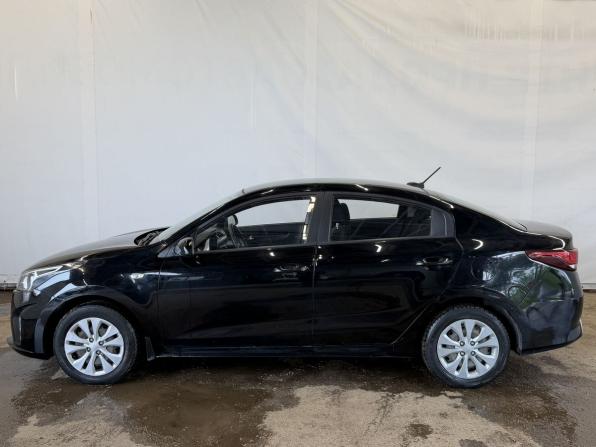 Kia Rio IV Рестайлинг с пробегом 2021 года, цена 1 820 000 рублей, 53049 км, седан, Автокод Объявления