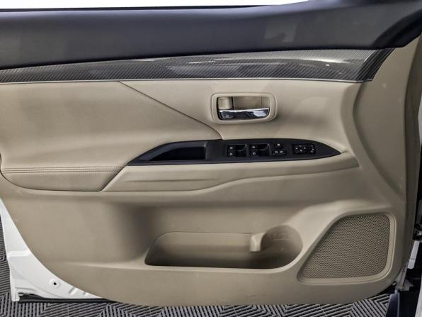 Mitsubishi Outlander III Рестайлинг 3 с пробегом 2019 года, цена 2 625 000 рублей, 71247 км, внедорожник, Автокод Объявления