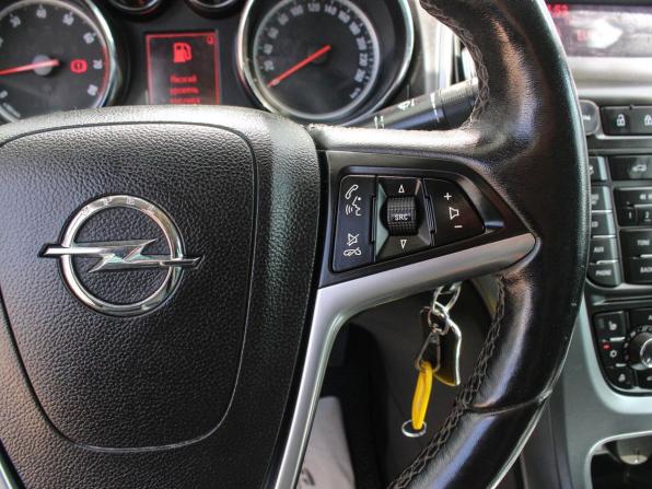 Opel Astra J Рестайлинг с пробегом 2013 года, цена 718 000 рублей, 202454 км, седан, Автокод Объявления
