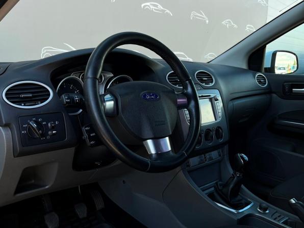 Ford Focus II Рестайлинг с пробегом 2011 года, цена 547 800 рублей, 238686 км, седан, Автокод Объявления