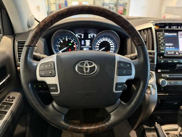 Toyota Land Cruiser 200 Series Рестайлинг 1 с пробегом 2013 года, цена 3 630 000 рублей, 221571 км, внедорожник, Автокод Объявления
