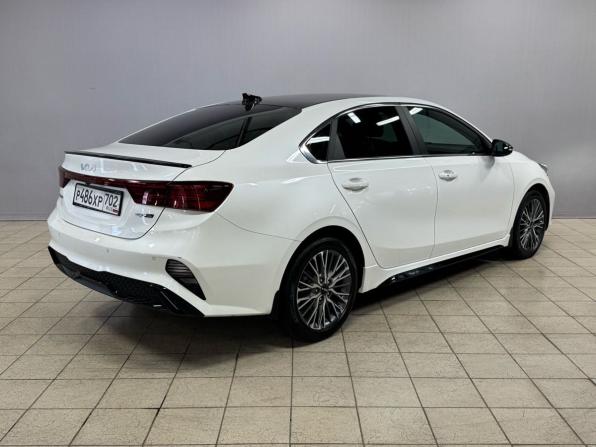 Kia Cerato IV Рестайлинг с пробегом 2022 года, цена 2 370 000 рублей, 62412 км, седан, Автокод Объявления