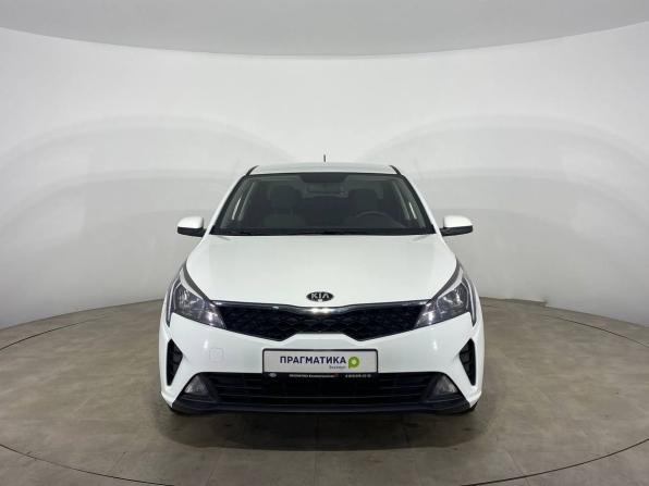 Kia Rio IV Рестайлинг с пробегом 2020 года, цена 1 579 000 рублей, 22111 км, седан, Автокод Объявления