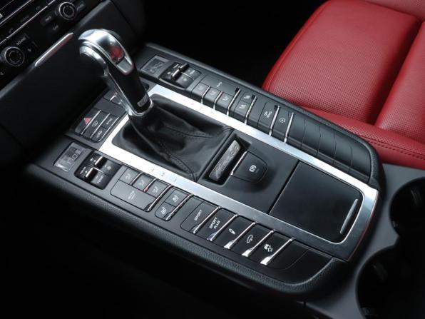 Porsche Macan I с пробегом 2015 года, цена 3 300 000 рублей, 109312 км, внедорожник, Автокод Объявления