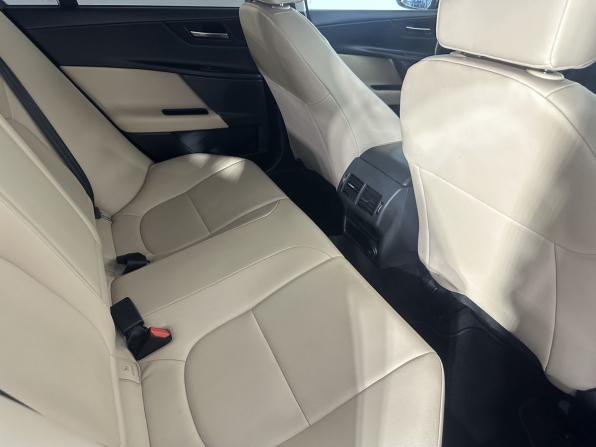 Jaguar XE I с пробегом 2016 года, цена 1 339 000 рублей, 192000 км, седан, Автокод Объявления