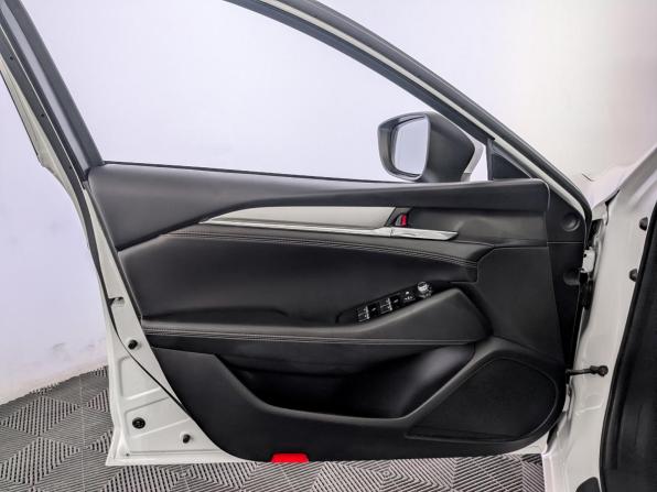 Mazda 6 III (GJ) Рестайлинг 2 с пробегом 2018 года, цена 2 450 000 рублей, 33808 км, седан, Автокод Объявления
