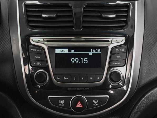 Hyundai Solaris I Рестайлинг с пробегом 2015 года, цена 1 210 000 рублей, 217634 км, седан, Автокод Объявления