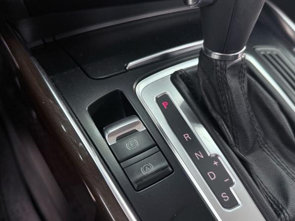 Audi Q5 I (8R) с пробегом 2009 года, цена 1 349 000 рублей, 145000 км, внедорожник, Автокод Объявления
