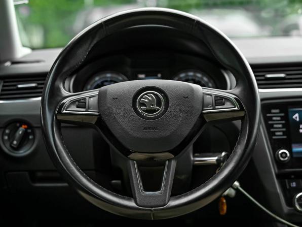 Skoda Octavia III (A7) Рестайлинг с пробегом 2017 года, цена 1 590 000 рублей, 122864 км, универсал, Автокод Объявления