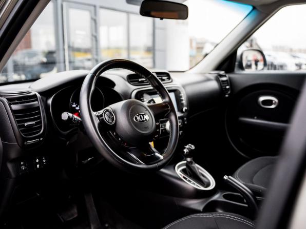 Kia Soul II Рестайлинг с пробегом 2018 года, цена 1 800 000 рублей, 53831 км, хэтчбек, Автокод Объявления
