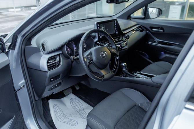 Toyota C-HR I Рестайлинг с пробегом 2020 года, цена 2 615 000 рублей, 42000 км, внедорожник, Автокод Объявления