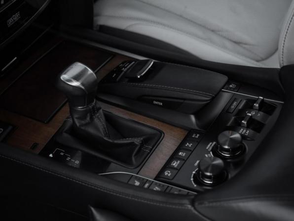 Lexus LX III Рестайлинг 2 с пробегом 2016 года, цена 6 499 000 рублей, 239708 км, внедорожник, Автокод Объявления