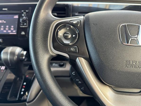 Honda Stepwgn V Рестайлинг с пробегом 2018 года, цена 1 789 000 рублей, 177270 км, минивэн, Автокод Объявления