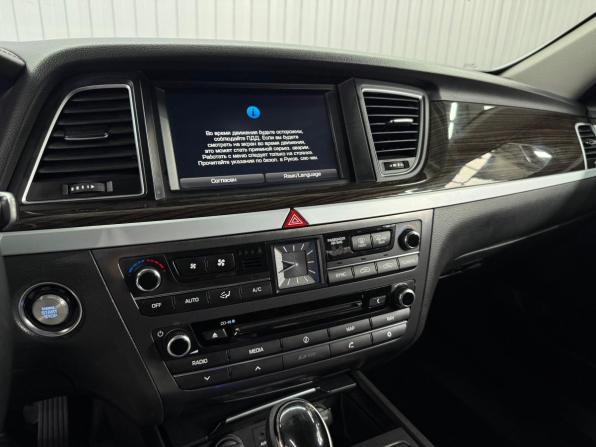 Hyundai Genesis II с пробегом 2014 года, цена 1 747 000 рублей, 212707 км, седан, Автокод Объявления