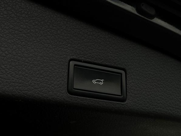 Volkswagen Touareg II Рестайлинг с пробегом 2017 года, цена 2 926 700 рублей, 186498 км, внедорожник, Автокод Объявления
