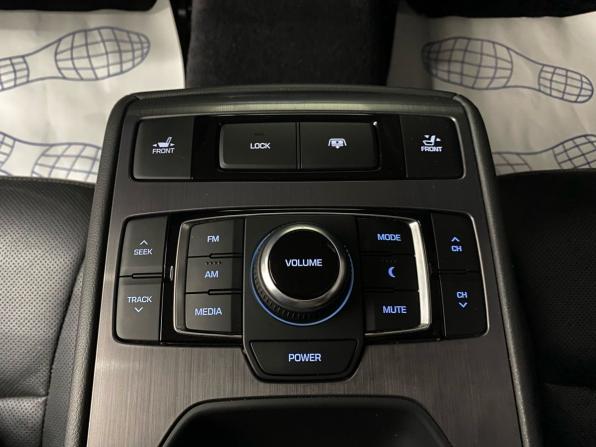 Hyundai Genesis II с пробегом 2015 года, цена 1 980 000 рублей, 188763 км, седан, Автокод Объявления