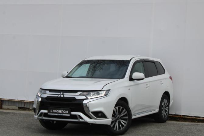 Mitsubishi Outlander III Рестайлинг 3 с пробегом 2022 года, цена 2 625 000 рублей, 14000 км, внедорожник, Автокод Объявления