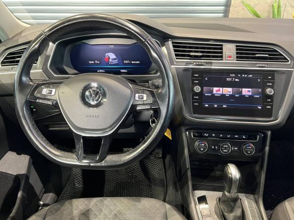 Volkswagen Tiguan II с пробегом 2017 года, цена 2 820 000 рублей, 93031 км, внедорожник, Автокод Объявления